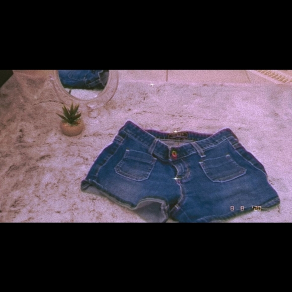 Blue denim guess shorts - Picture 2 of 4